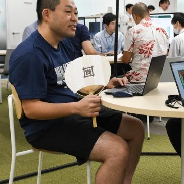 13f6f9fd-51f9-458b-a739-b69bd171bbce Port du short au bureau : un débat vestimentaire en été