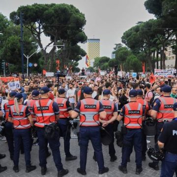 Projet touristique en Albanie : contestations autour d’un développement controversé