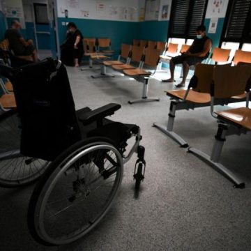 18afaf42-13e9-4587-9453-c8d3ffe00560 Réforme du Remboursement des Fauteuils Roulants : Un Bilan en Demi-teinte