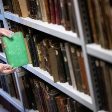 1d7d4e45-728b-4f7a-9336-fcfbadd94bca Pratiques controversées de numérisation de livres par des entreprises d’IA