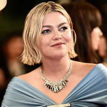 203f359e-3dfd-4864-a2d6-c804bea2f748 Louane Remplace Patrick Bruel au Festival Les Alpagas Bleus
