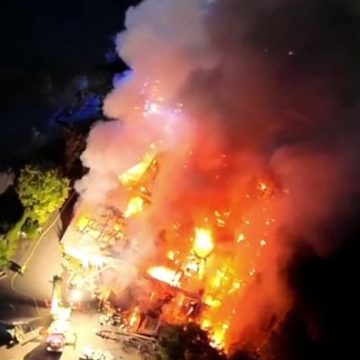 2b8b4267-b4cf-4f33-b9cb-18212d0c0414 Un incendie détruit l’entrepôt Emmaüs à Esvres-sur-Indre