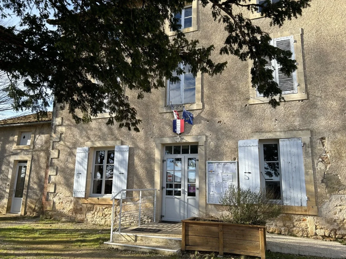 2df3020a-5bd9-4fcb-9aaa-77a25befd21a Réduction des postes d’enseignants en France et son impact sur la Seine-Saint-Denis