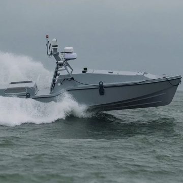 Un bateau-drone récupère des pilotes américains après le crash d’un hélicoptère