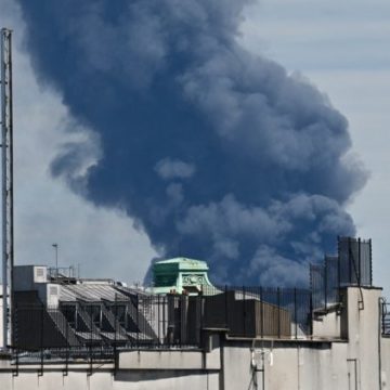 2e7ad749-56ce-4568-b087-0c2c85107797 Incendie majeur dans la zone industrielle de Bobigny: intervention en cours
