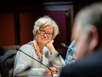 Commission d'enquete senatoriale sur les abus sexuels sur mineurs commis au sein de l'Eglise catholique.
379525 Un film poétique sur les derniers jours d’un camping