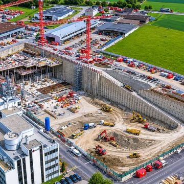 Une des plus grandes batteries au monde construite en Suisse