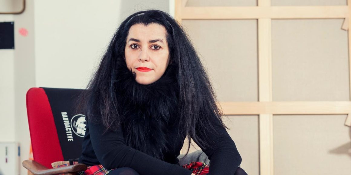 3bde095b-d3f9-45b2-b9e4-dbe8fa9c7812 L’artiste Marjane Satrapi : Un parcours inspiré par sa mère