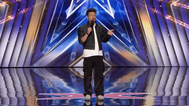 408f7e6a-7555-49fe-922f-da3567cbe818 Kev Adams impressionne le jury d’America’s Got Talent