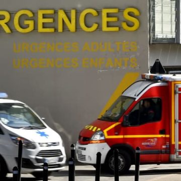 40adca97-3378-45ed-b54d-c469042f5d8a Un homme saute dans la Seine à Paris