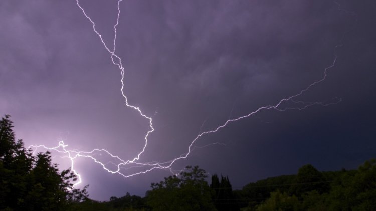 4978e7d0-9f97-4df4-b133-d0ede1175b2e Une forte chute de température causée par des orages violents en France