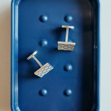 Les Boutons de Manchette, Accessoire Délaissé, Reviennent en Force