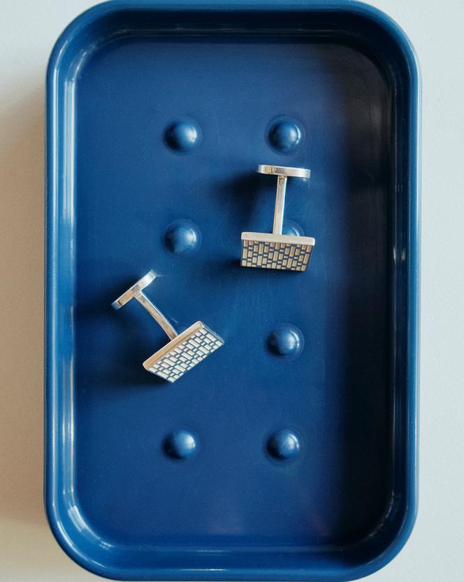51a697ad-5052-4851-a218-5a48a2092c96 Les Boutons de Manchette, Accessoire Délaissé, Reviennent en Force
