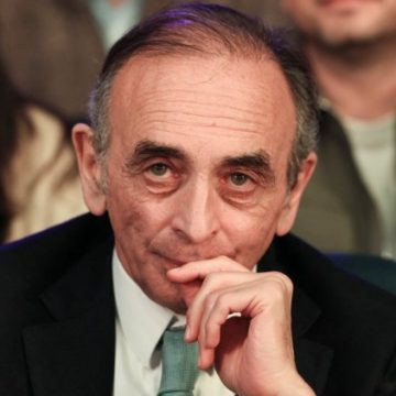 545de3be-2e73-4606-9b16-717e2113f2c9 Eric Zemmour et ses liens avec le mouvement MAGA aux États-Unis