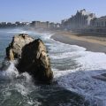Deux plongeurs portés disparus après un effondrement de falaise à Biarritz