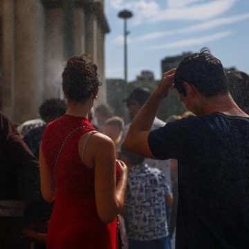 Vigilance Rouge : Mesures et Réactions Face à la Canicule en France