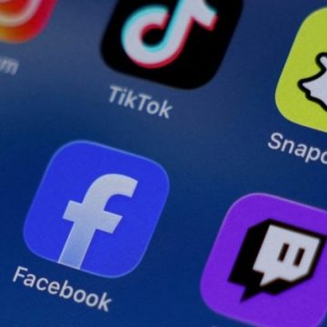 5dde0dc2-ec42-41dc-bc66-8aa3e9676ae6 Les réseaux sociaux prennent le pas sur les médias traditionnels pour s’informer
