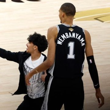 Un fan banni à vie des salles NBA après une intrusion lors des finales