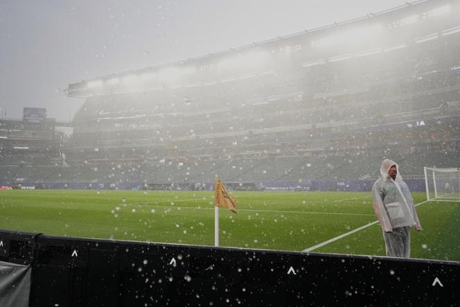 6d21005a-2544-4eb1-b367-ade3a29a01cd Interruption d’un match des Bleus en raison des orages lors de la Coupe du monde 2026