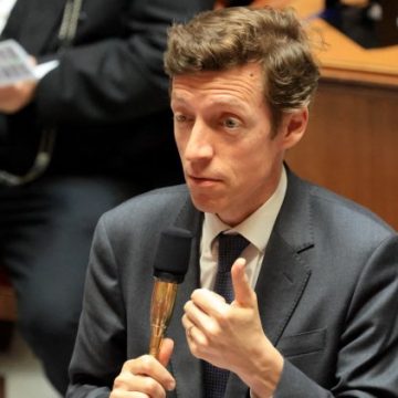 70fc83f1-09a5-4734-aa26-3d54977ed232 Le ministre de l’Éducation demande des explications après un spectacle controversé