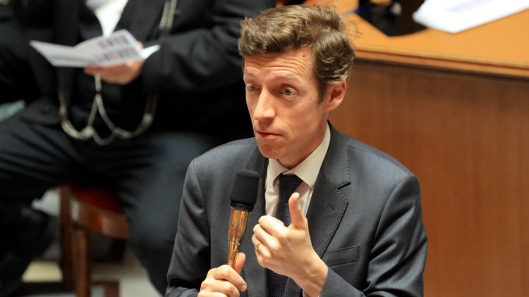 70fc83f1-09a5-4734-aa26-3d54977ed232 Le ministre de l’Éducation demande des explications après un spectacle controversé