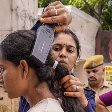 75c168e7-e902-42ac-a5a4-2e0969961f76 L’examen des aspirants médecins en Inde sous haute sécurité