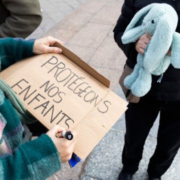 FRANCE-SOCIETY-DEMO-PEDOCRIMINALITY La lente mise en œuvre des recommandations sur l’inceste et violences sexuelles faites aux enfants