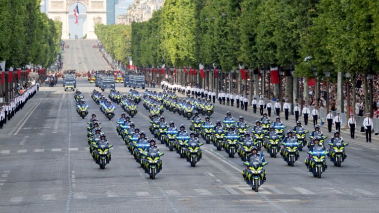 834c39ee-e6b8-4c3f-abcc-db68c0c4b84f La Parade Militaire du 14 Juillet : Un Événement Stratégique
