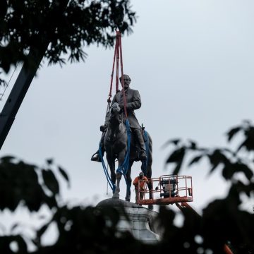 Retour des statues controversées aux États-Unis