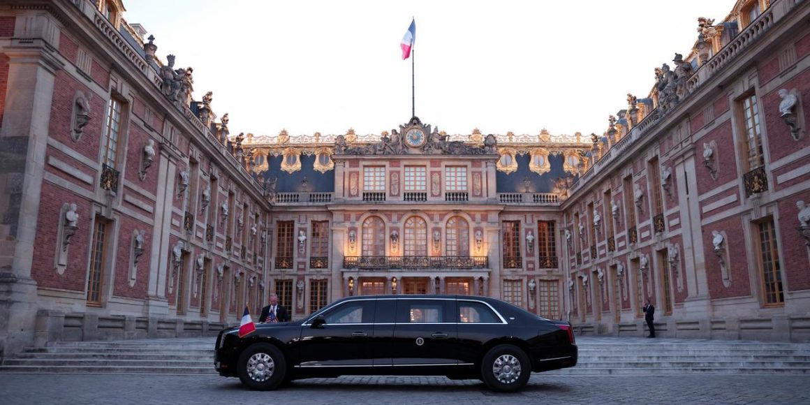 8cb90665-d5d7-4d26-b1d6-4a562a676764 Rencontre Diplomatique entre Emmanuel Macron et Donald Trump à Versailles