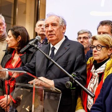 François Bayrou et l’Avenir du Mouvement Démocrate après la Défaite Municipale