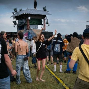 Le débat sur les fêtes libres et le projet de loi Ripost