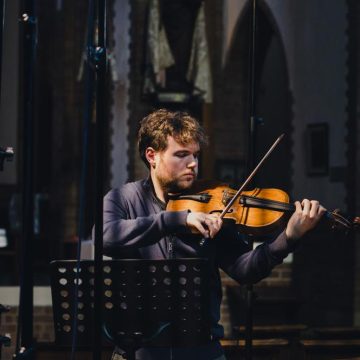 a542d037-4f07-43c3-a31b-d54bc8d79c3e Timothy Ridout : Un virtuose de l’alto en pleine ascension