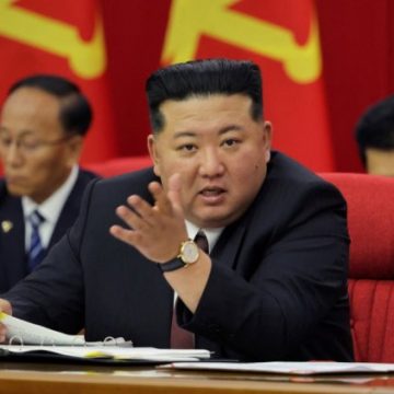 ae1fe5dd-776a-4e68-a334-02da40091149 Kim Jong-un s’engage à renforcer la défense nord-coréenne