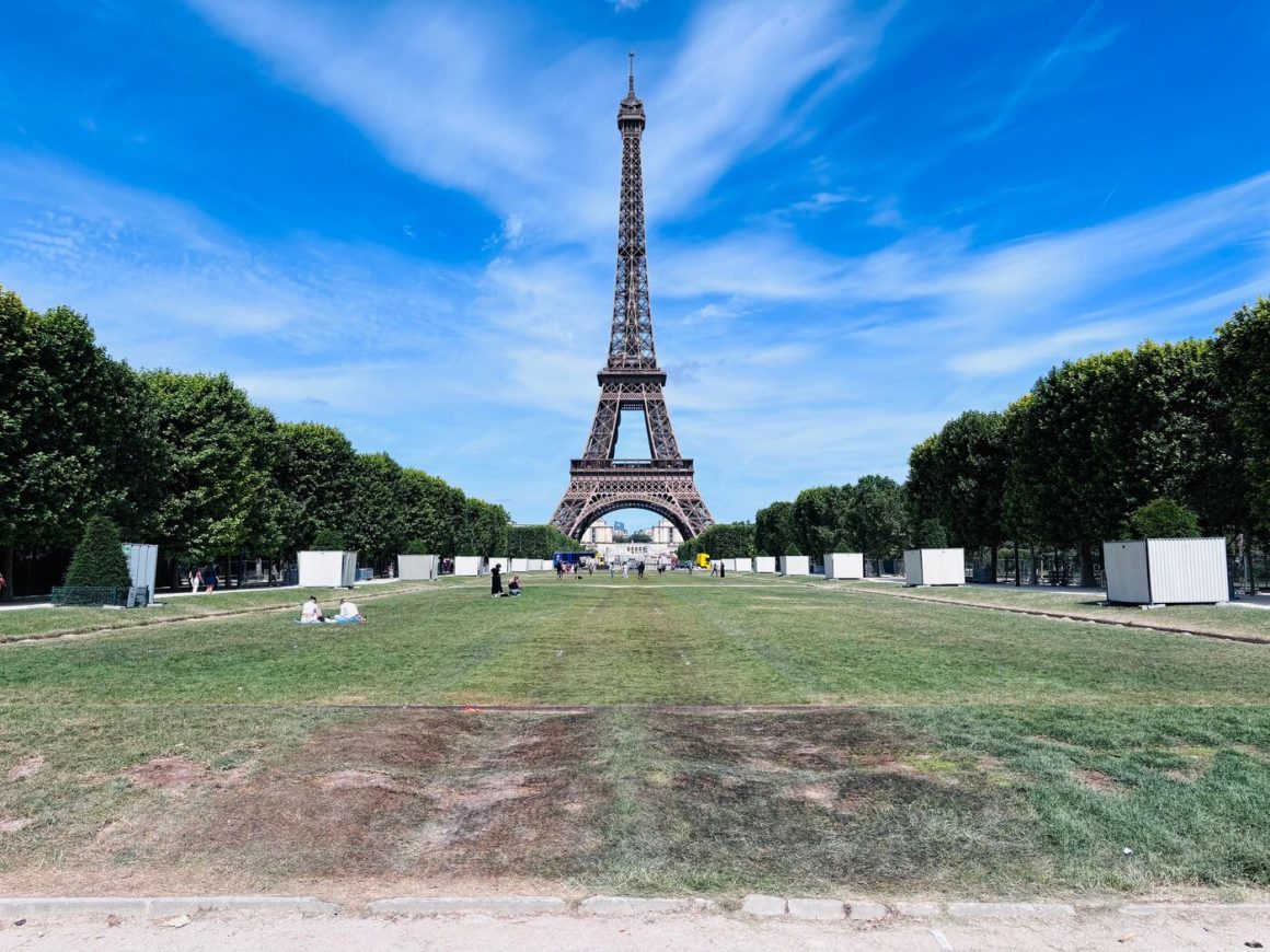Le champs de Mars au lendemain de la fête du PSG Une ancienne de « Top Chef » relance la cantine à Paris