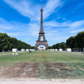 Le champs de Mars au lendemain de la fête du PSG Une ancienne de « Top Chef » relance la cantine à Paris