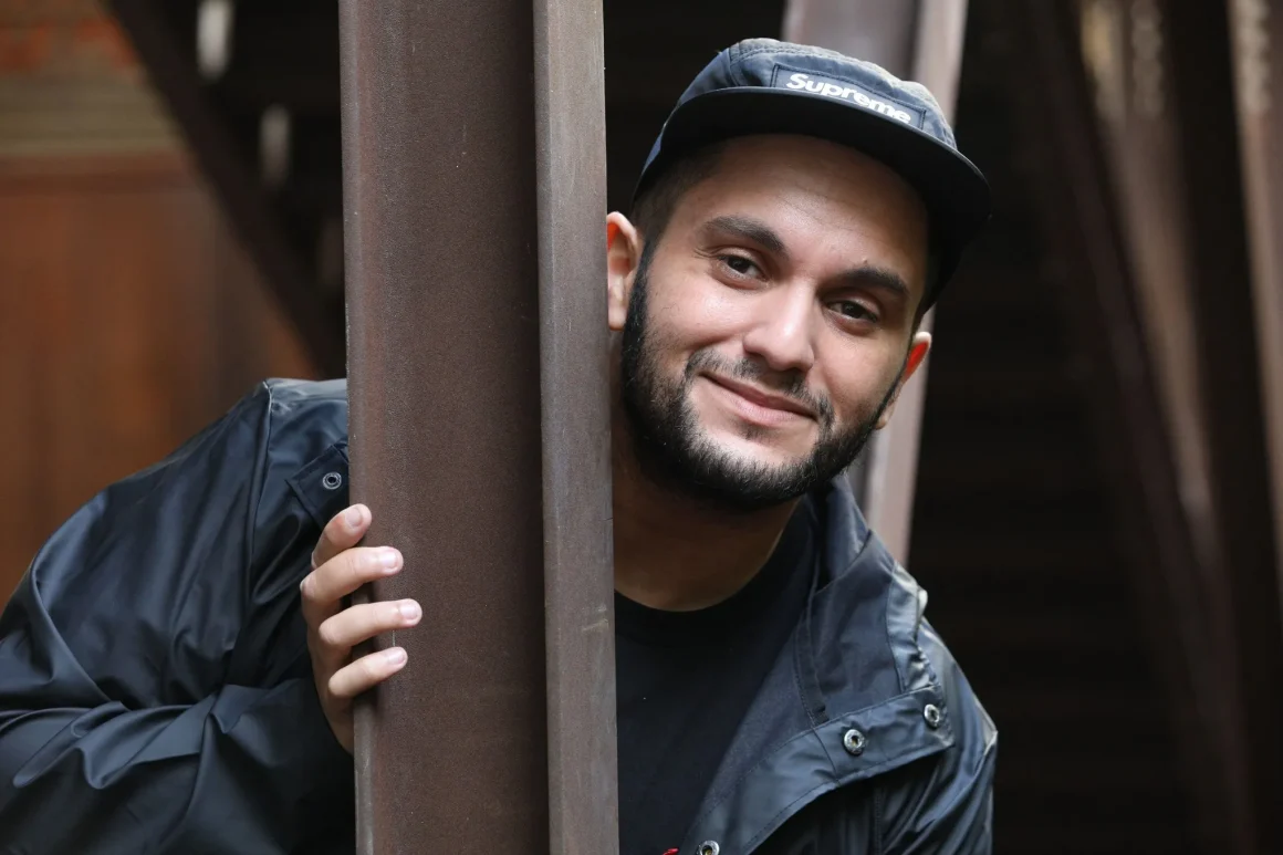 c2d5a26f-2c67-4ec9-82fd-96a58e95cc33 Malik Bentalha : Retour avec un Nouveau Spectacle