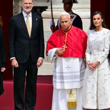 La visite du pape Léon XIV en Espagne : un événement marqué par l’engagement envers les victimes et les migrants
