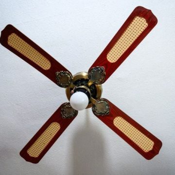 Le retour en force du ventilateur de plafond en période de chaleur intense