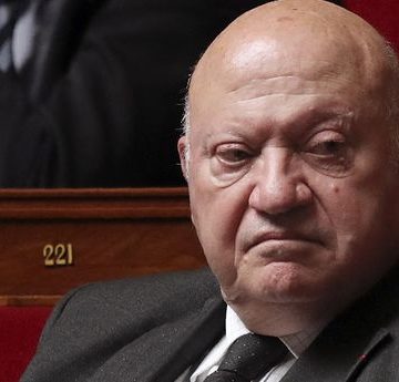 FRANCE-POLITICS-PARLIAMENT-GOVERNMENT Décès d’André Santini : Un pilier de la politique francilienne