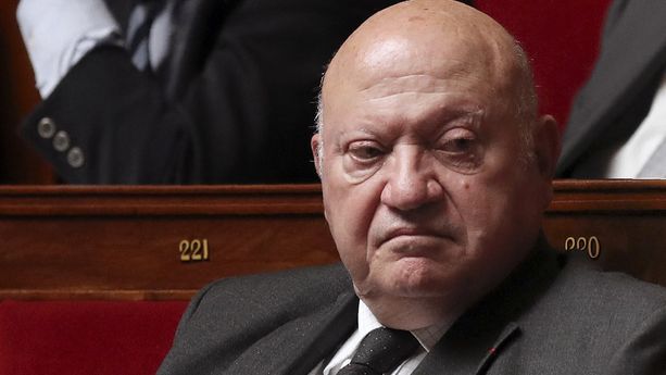 FRANCE-POLITICS-PARLIAMENT-GOVERNMENT Décès d’André Santini : Un pilier de la politique francilienne