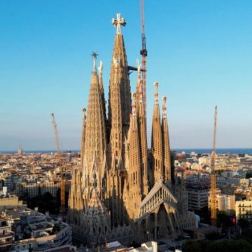 L’inauguration de la tour du Christ à la Sagrada Familia par le pape Léon XIV