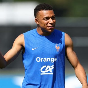 Kylian Mbappé envisage son avenir après le football