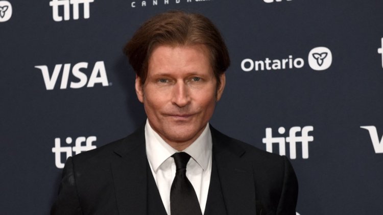e30fc7cb-8256-4b99-8143-18475b672648 Crispin Glover se défend face à des accusations graves