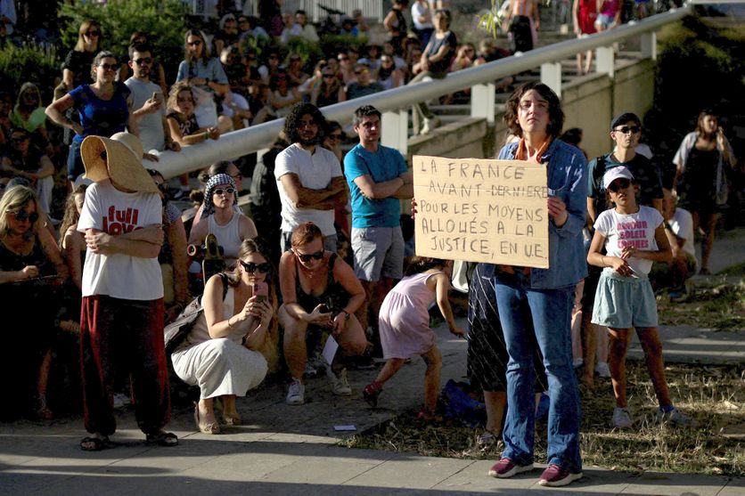 Feminist groups protest in Montpellier after Lyhanna killing Manifestations contre les violences sexuelles en France
