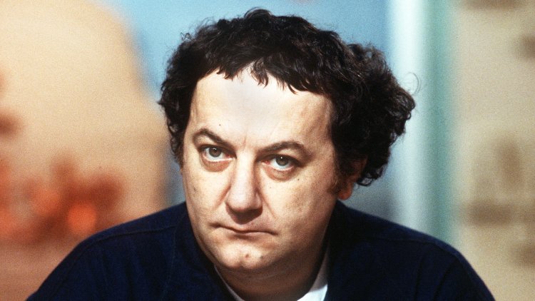 eae7eb3c-d33d-4235-84cd-920ac6a55844 Le mystère entourant la mort de Coluche