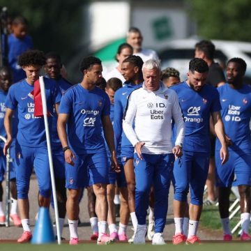 FBL-WC-2026-TRAINING-FRA L’Équipe de France Face aux Défis Émotionnels du Mondial 2026