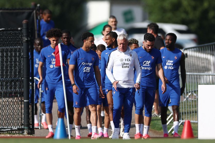 FBL-WC-2026-TRAINING-FRA L’Équipe de France Face aux Défis Émotionnels du Mondial 2026