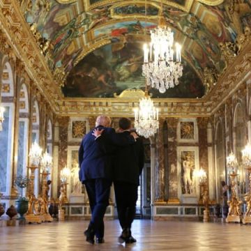 f605ff89-cf0b-4052-b3a3-f03b65b316d2 Trump en visite à Versailles pour un accord de paix