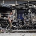 Des tensions et des attaques distinctes en Ukraine et en Russie